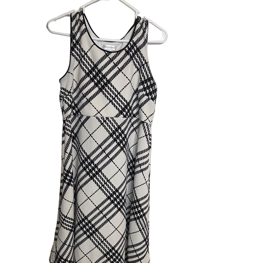 MOTHERHOOD Maternity size medium.